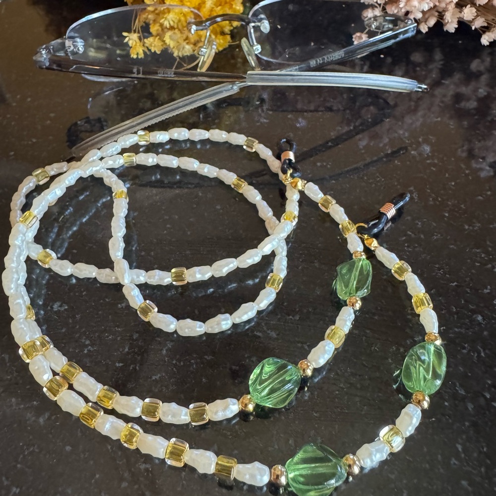 Elegant Beaded Eyeglass Chain - Mask chain - AirPod chain